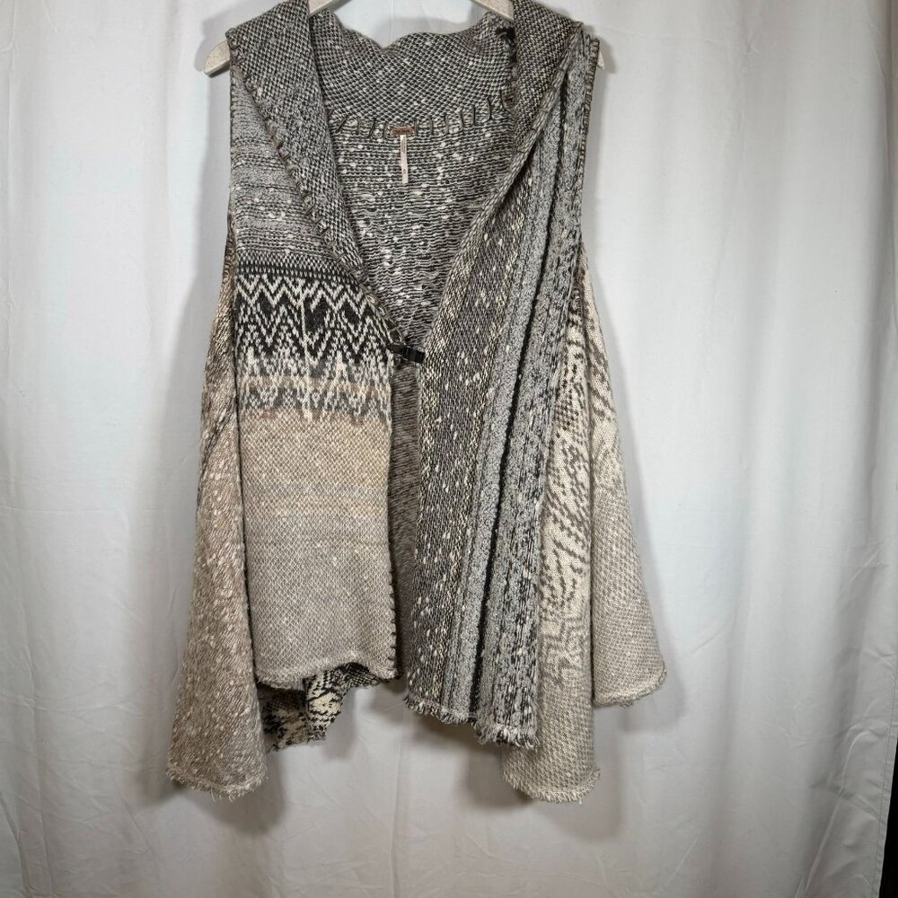 Free People Open Front Sleeveless Fringe Hem Vest Sweater Top Boho Bohemian O/S
